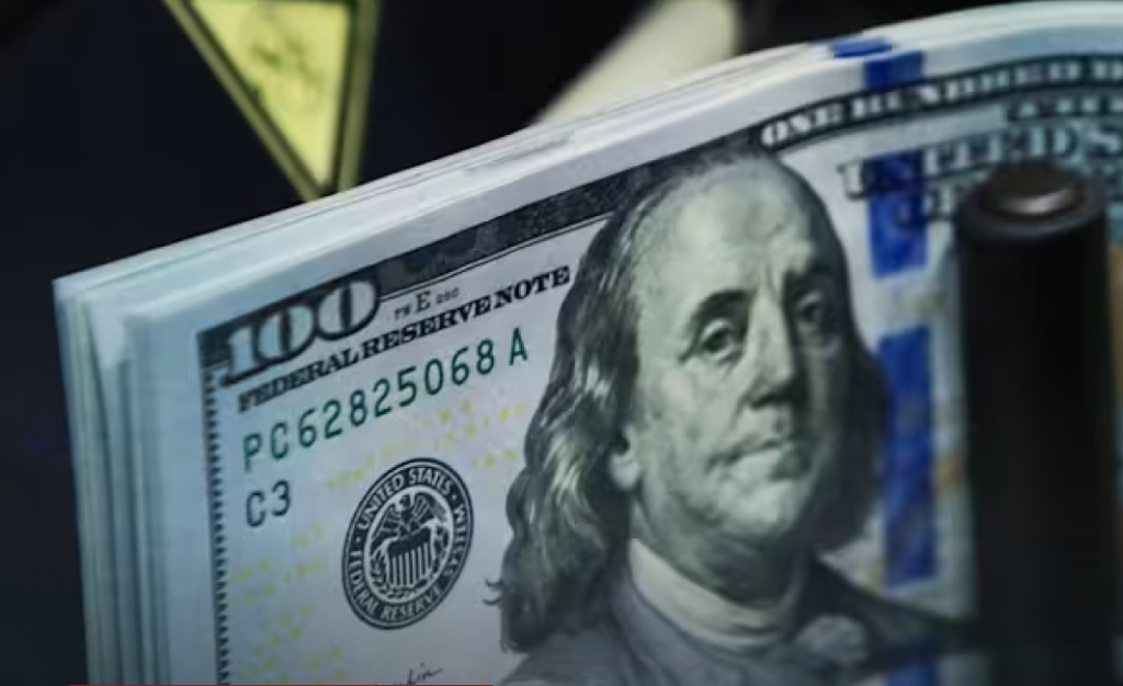 تراجع الدولار الأمريكي في 2026